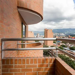 https://large-3-bedroom-condo-near-poblado-w-free-parking.colombiamedellinhotels.com